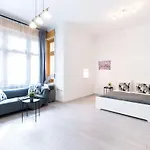 公寓 Spacious And Comfy Very 布达佩斯
