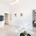 Apartment Spacious And Comfy Very