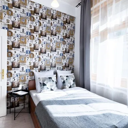 Apartman Spacious And Comfy Very