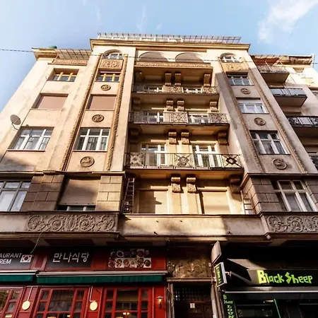 Spacious And Comfy Very * Budapeşte