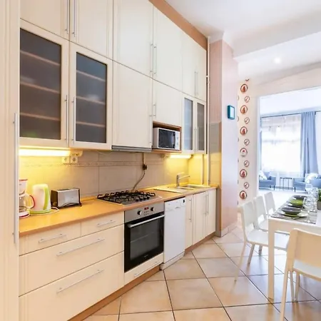 Daire Spacious And Comfy Very *